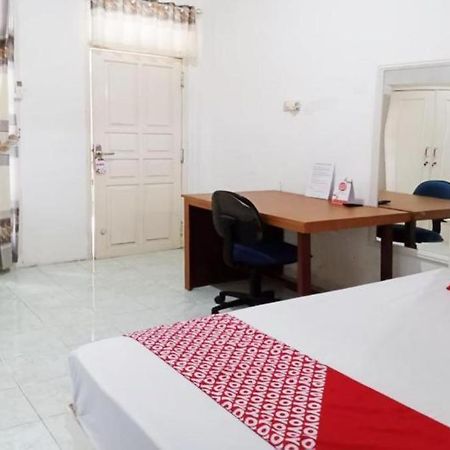 Oyo 3741 Mutiara Syariah 1 Hotel Mataram Exterior photo