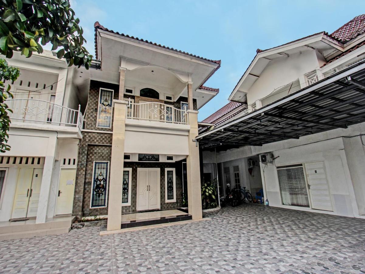 Oyo 3741 Mutiara Syariah 1 Hotel Mataram Exterior photo