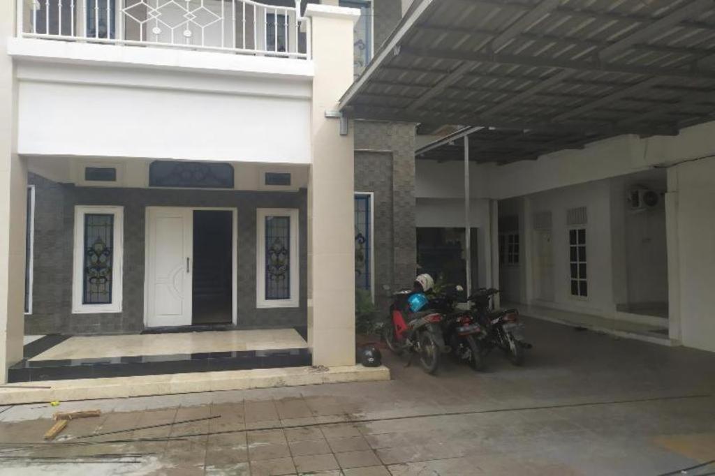 Oyo 3741 Mutiara Syariah 1 Hotel Mataram Exterior photo